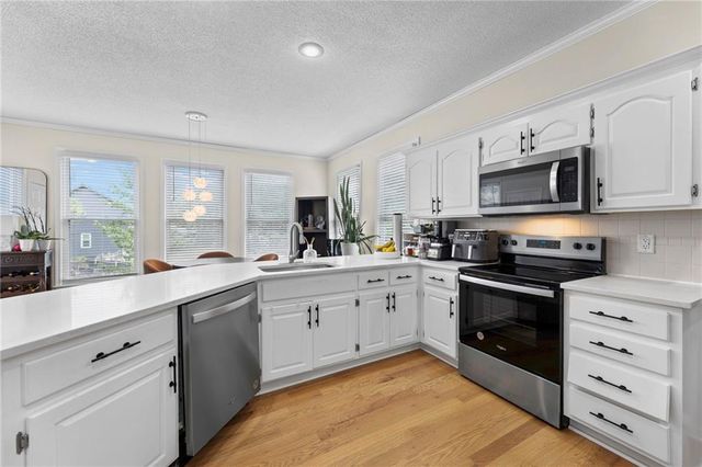 13001 Slater Street, Overland Park, KS 66213