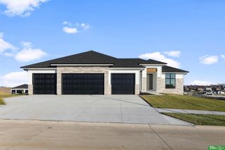 21410 Morning View Drive, Elkhorn, NE 68022