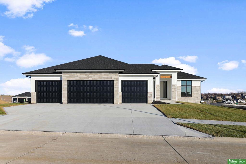 21410 Morning View Drive, Elkhorn, NE 68022