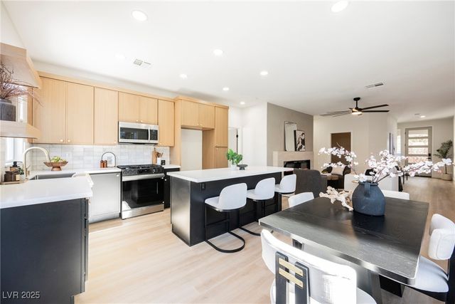 83 Rock Run Street, Las Vegas, NV 89148