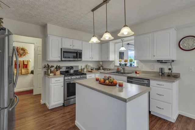 1601 Morrison Farms Drive, Blacklick, OH 43004