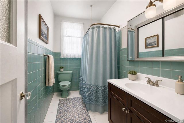 2041 Hobart Avenue, Bronx, NY 10461