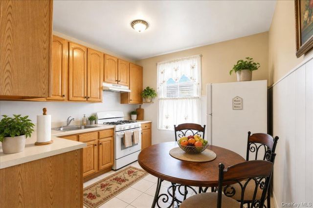 2041 Hobart Avenue, Bronx, NY 10461