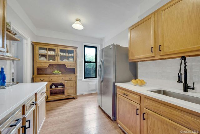 43 Calton Road 2M, New Rochelle, NY 10804