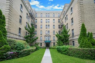 43 Calton Road 2M, New Rochelle, NY 10804