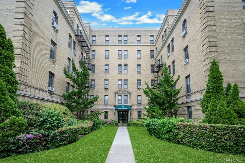 43 Calton Road 2M, New Rochelle, NY 10804