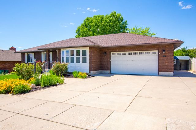 2561 E 2700 N, Layton, UT 84040