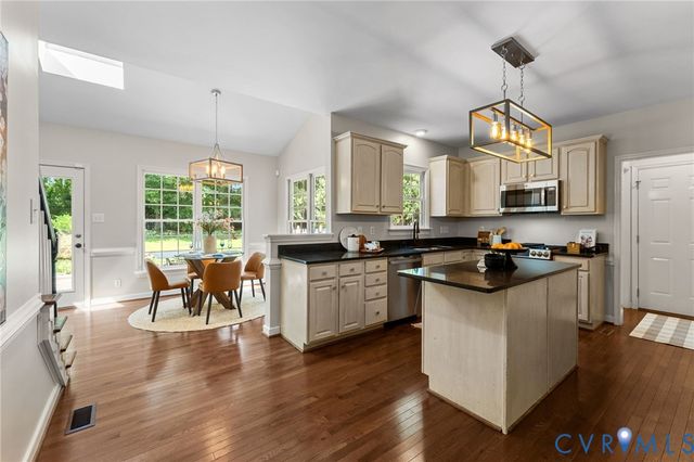 12524 Walton Lake Dr, Midlothian, VA 23114