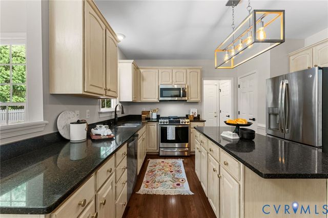 12524 Walton Lake Dr, Midlothian, VA 23114