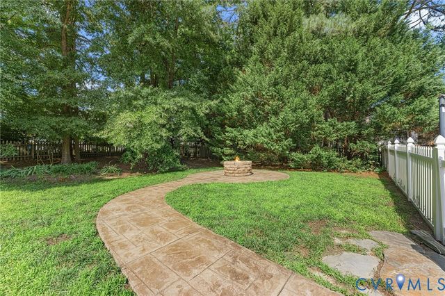 12524 Walton Lake Dr, Midlothian, VA 23114