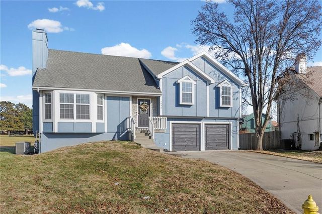 1034 N Parker Terrace, Olathe, KS 66061