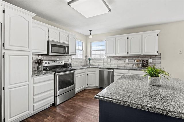 1034 N Parker Terrace, Olathe, KS 66061