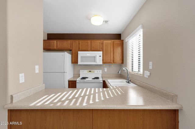 13636 N SAGUARO Boulevard 203, Fountain Hills, AZ 85268