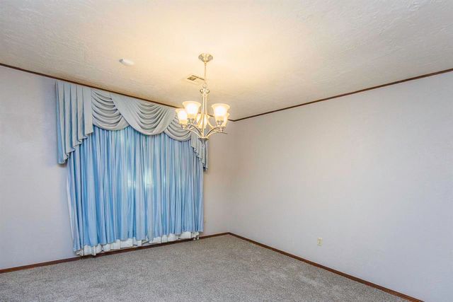 3905 SE Devonshire Dr, Lawton, OK 73501