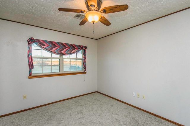 3905 SE Devonshire Dr, Lawton, OK 73501