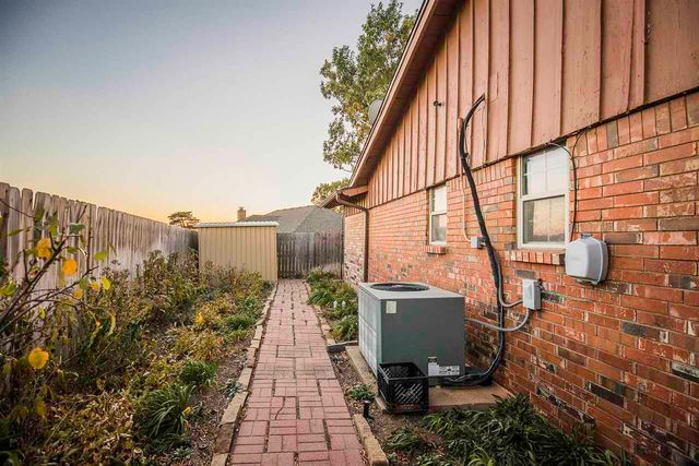 3905 SE Devonshire Dr, Lawton, OK 73501