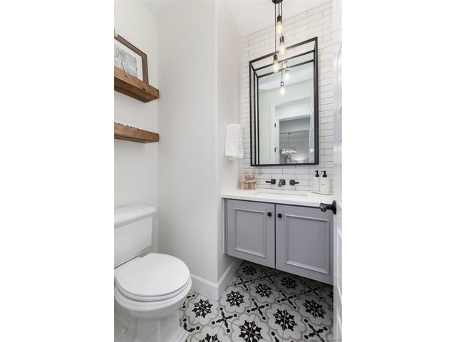 10849 Greycliffe Dr, Highlands Ranch, CO 80126