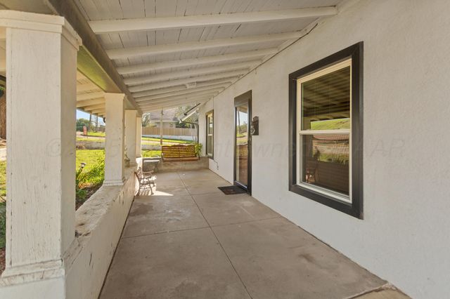 220 W Wichita Street, Miami, TX 79059