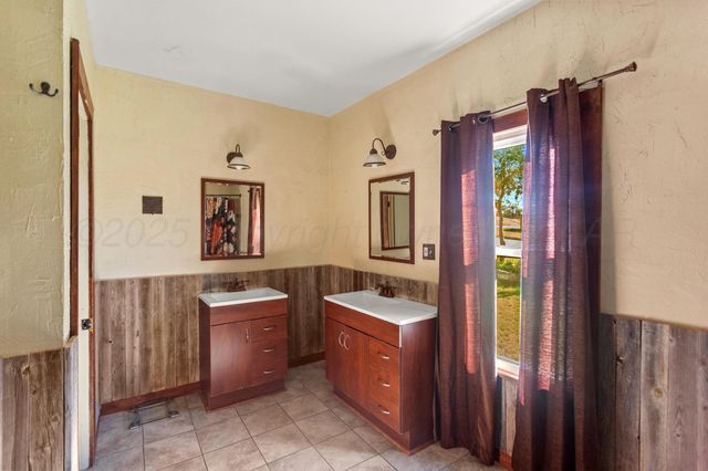 220 W Wichita Street, Miami, TX 79059