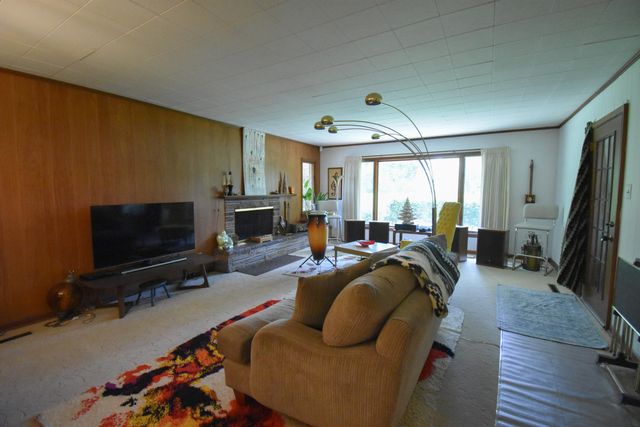2515 W 57th Avenue, Merrillville, IN 46410