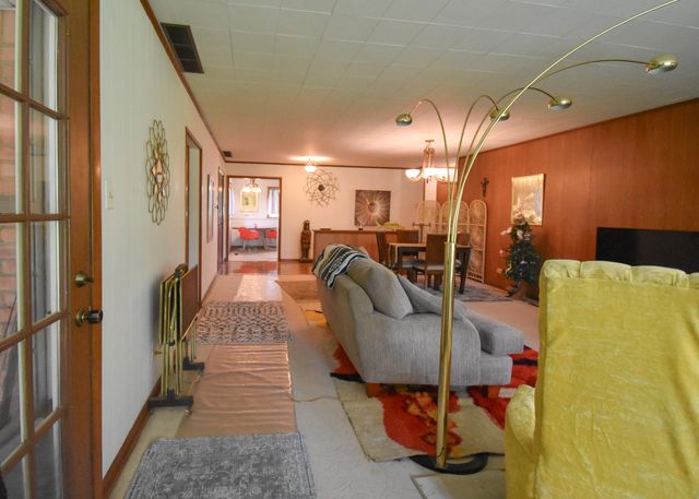 2515 W 57th Avenue, Merrillville, IN 46410