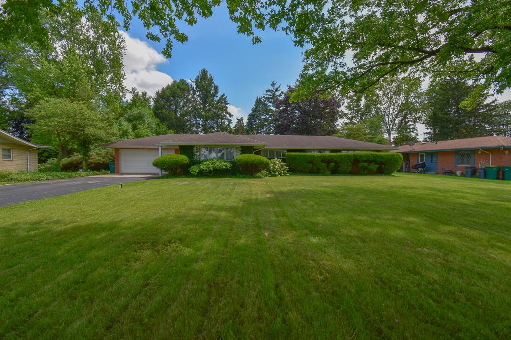2515 W 57th Avenue, Merrillville, IN 46410