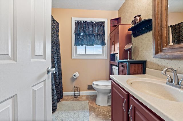 4 Faith Drive, Derry, NH 03038
