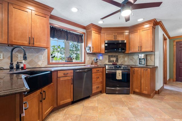 4 Faith Drive, Derry, NH 03038