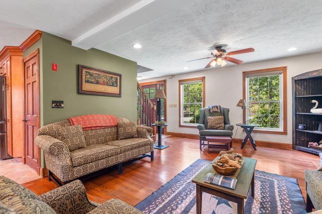 4 Faith Drive, Derry, NH 03038