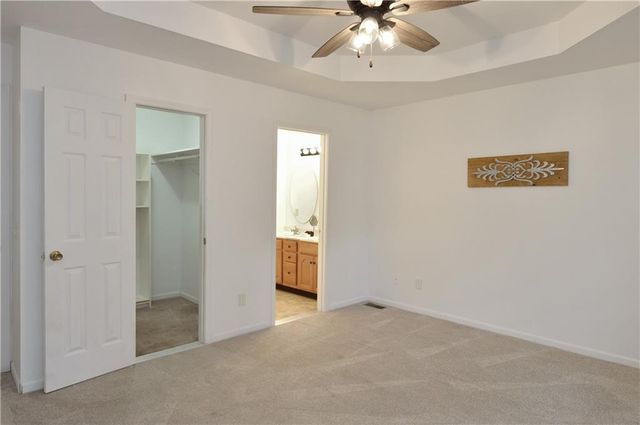 11 Chadwick Lane, Country Club, MO 64506