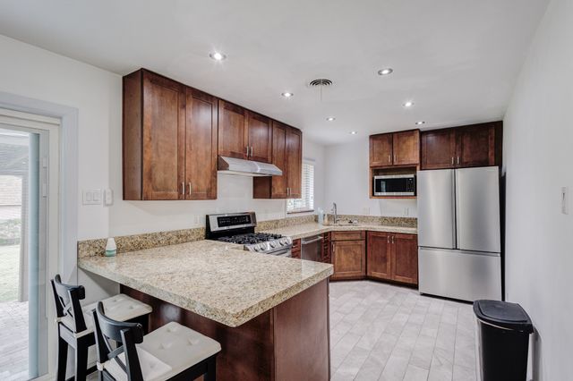 8730 Gladwood Lane, Dallas, TX 75243