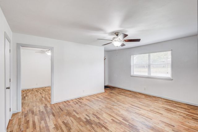 8730 Gladwood Lane, Dallas, TX 75243