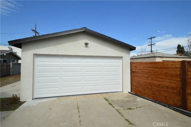 551 W 101 Street, Los Angeles, CA 90044