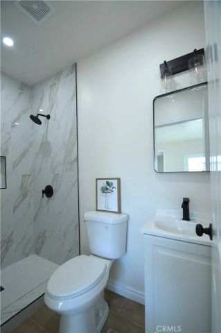 551 W 101 Street, Los Angeles, CA 90044