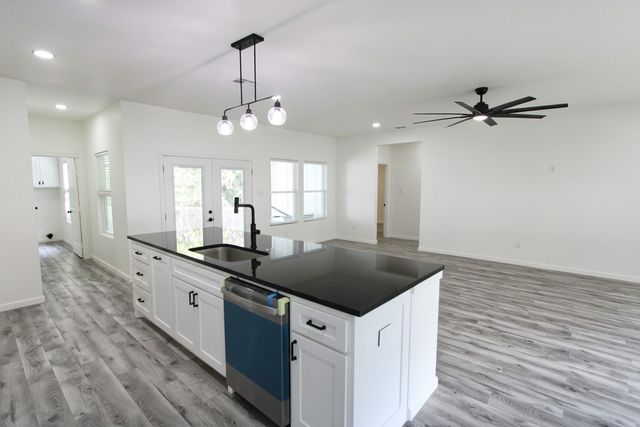 842 White Oak Drive, Woodway, TX 76712