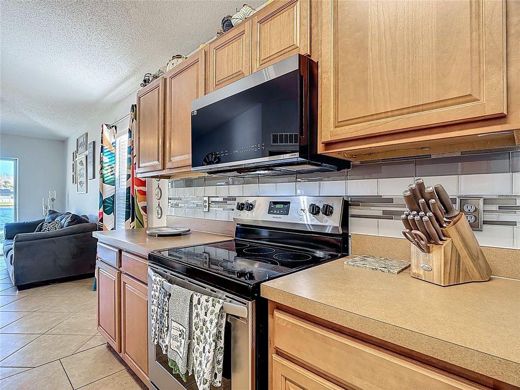 Image 21 of property listing at 5441 SILVER THISTLE LANE, St Cloud, FL 34772