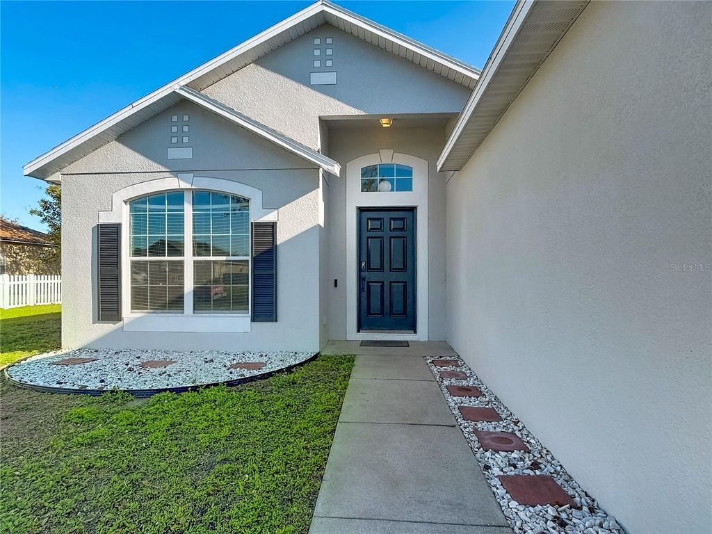 Image 8 of property listing at 5441 SILVER THISTLE LANE, St Cloud, FL 34772