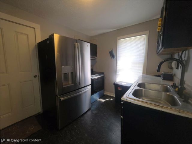 1203 Woodland Street NW, Warren, OH 44483