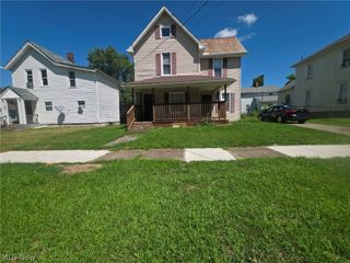1203 Woodland Street NW, Warren, OH 44483