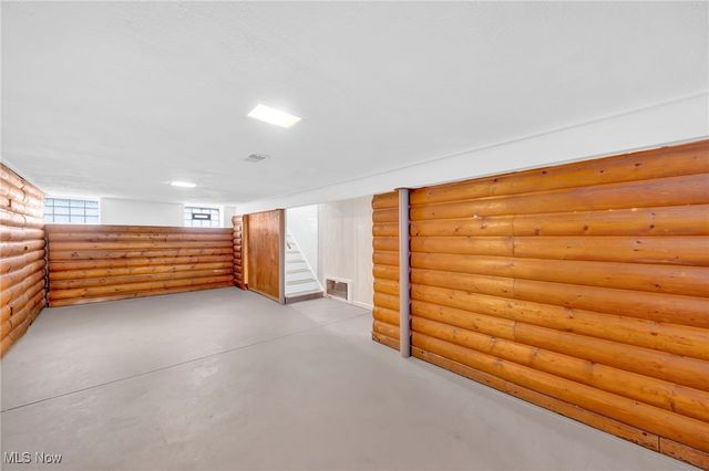 3255 W 140th Street, Cleveland, OH 44111