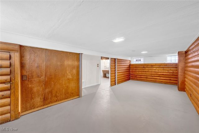 3255 W 140th Street, Cleveland, OH 44111