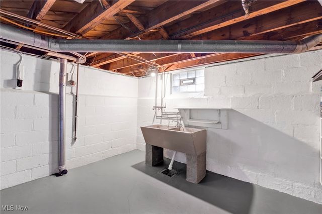 3255 W 140th Street, Cleveland, OH 44111