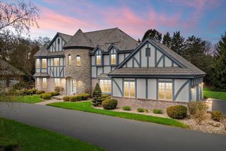 117 Lamplighter LANE, Wind Point, WI 53402