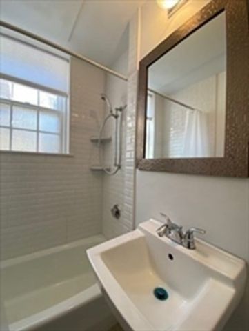 205 Mt Auburn St 1D, Cambridge, MA 02138