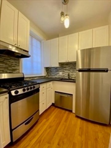 205 Mt Auburn St 1D, Cambridge, MA 02138