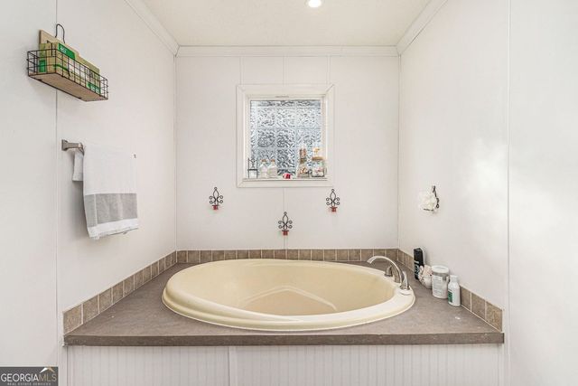 1132 NW Hall Memorial Road NW, Resaca, GA 30735