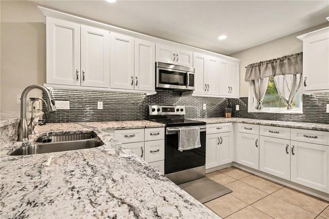 6371 Maytree CIR, Fort Myers, FL 33905