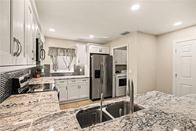 6371 Maytree CIR, Fort Myers, FL 33905