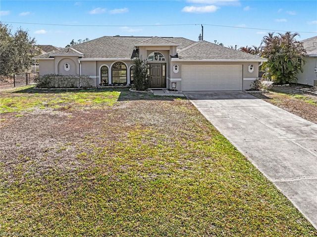 6371 Maytree CIR, Fort Myers, FL 33905