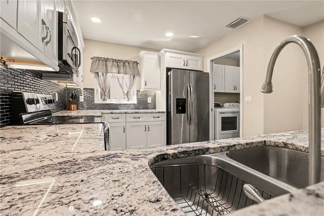 6371 Maytree CIR, Fort Myers, FL 33905